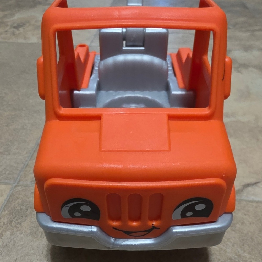 Fisher-Price Little People Tow‎ Truck Small Orange Excellent HNJ29